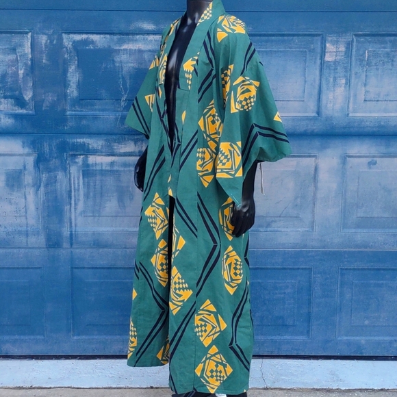 VIVI The Man Men's Cultural Robe - Picture 8 of 17